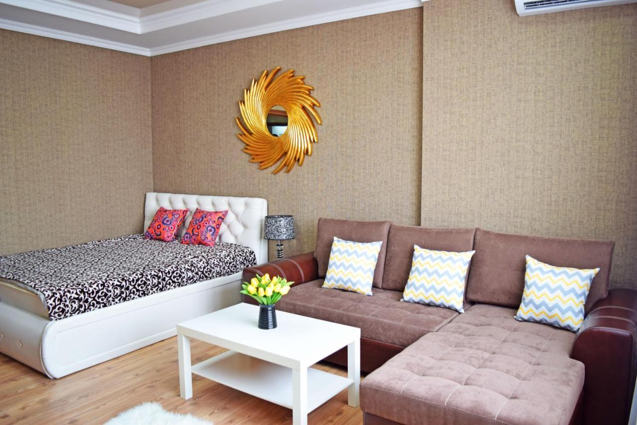 Sunny Apartment With Mountain View Bishkek Exteriör bild